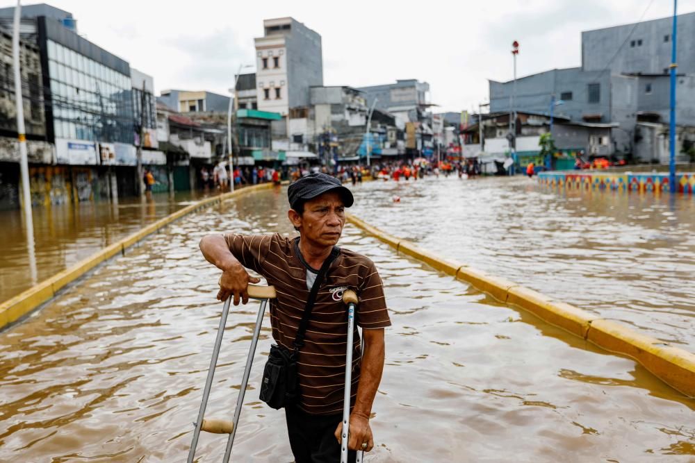 Al menos 16 muertos por las inundaciones en Indonesia