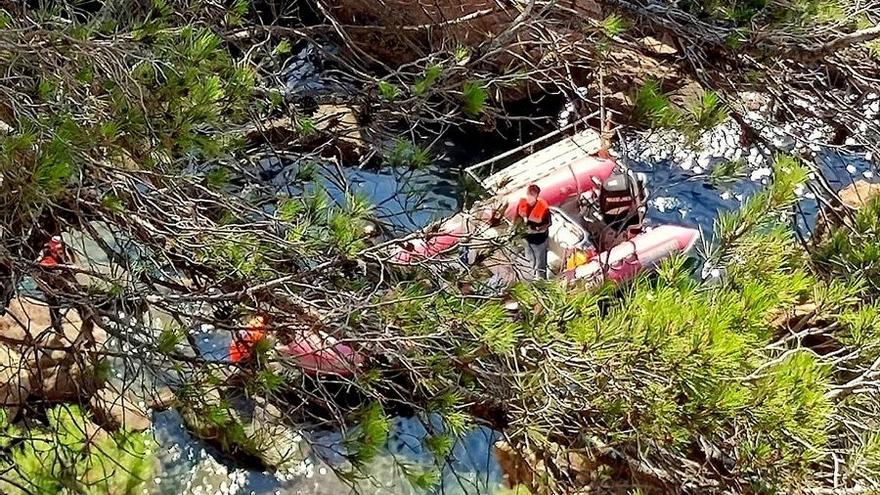 Serveis d&#039;emergències en un tram tancat del camí de ronda a Blanes