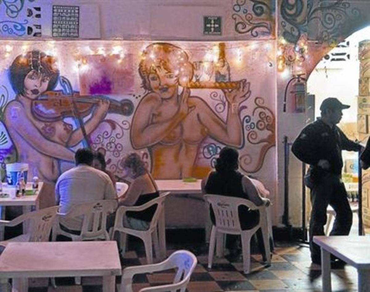 Bar on es prostitueixenmenors a Tapachula, Chiapas (Mèxic).