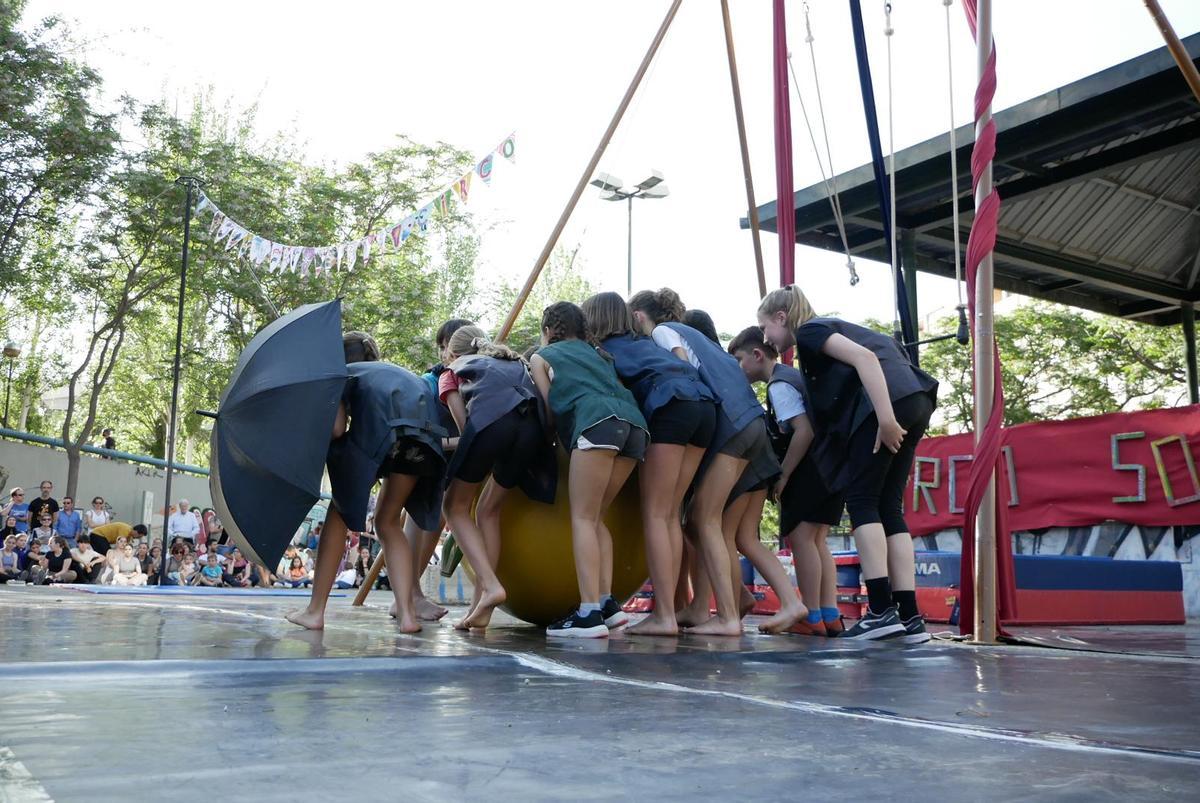 En imágenes | El Festival de Circo Social llena de acrobacias el barrio de San José En imágenes | El Festival de Circo Social llena de acrobacias el barrio de San José
