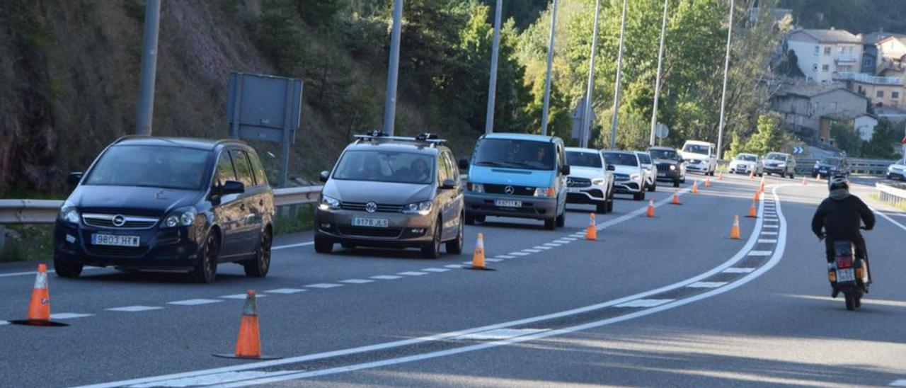 Una jornada de cues a la C-16, a l’alçada de Cercs