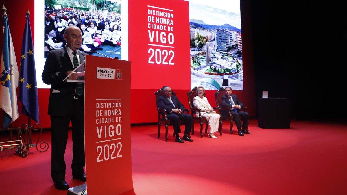 Ceferino de Blas en la ceremonia de entrega de la Distinción Cidade de Vigo a FARO