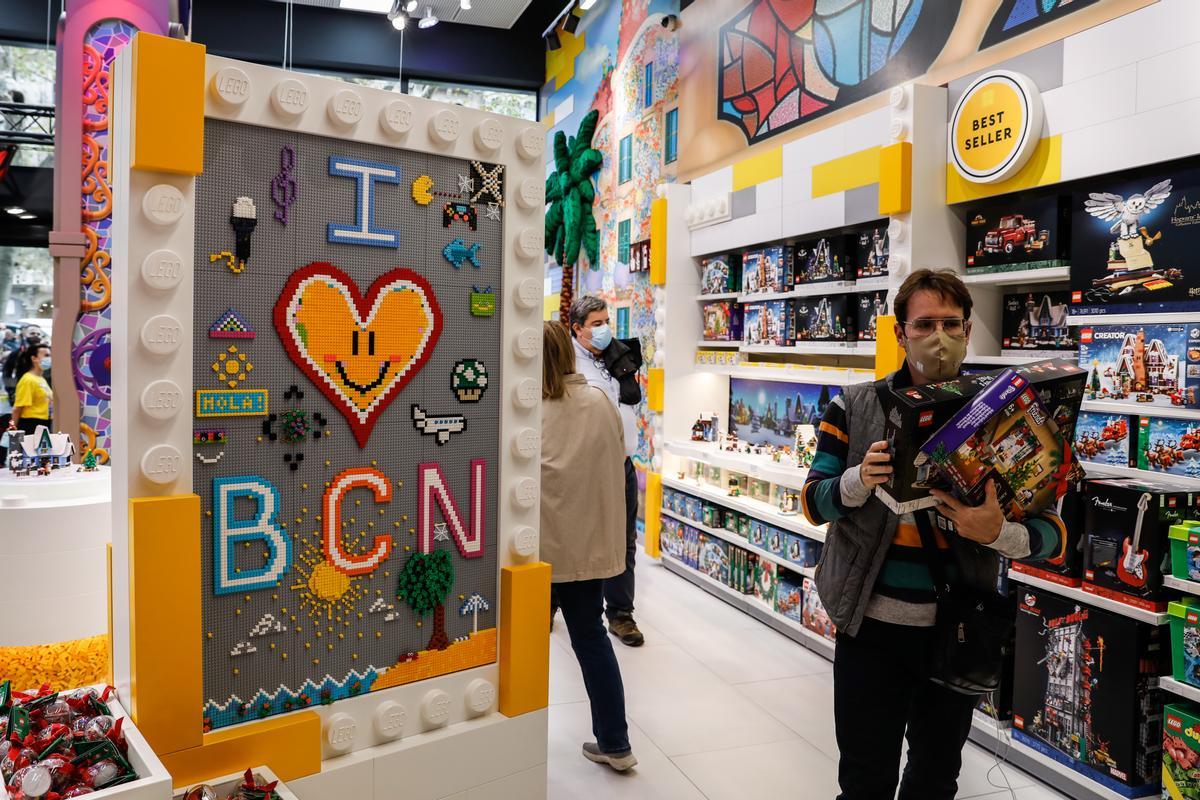 Un homenaje con corazón de la tienda de Lego a la ciudad de Barcelona.