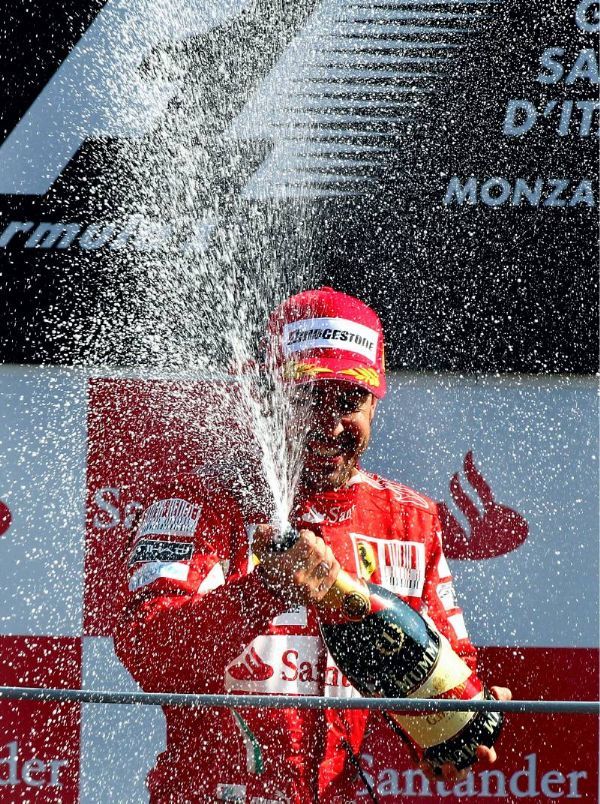 Alonso vence en Monza