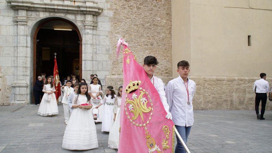 Una misa y procesión multitudinarias para rendir honores a Santa Quitèria en Almassora