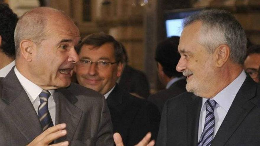 La &#039;retirada&#039; de Griñán y Chaves allana el camino a la investidura de Díaz