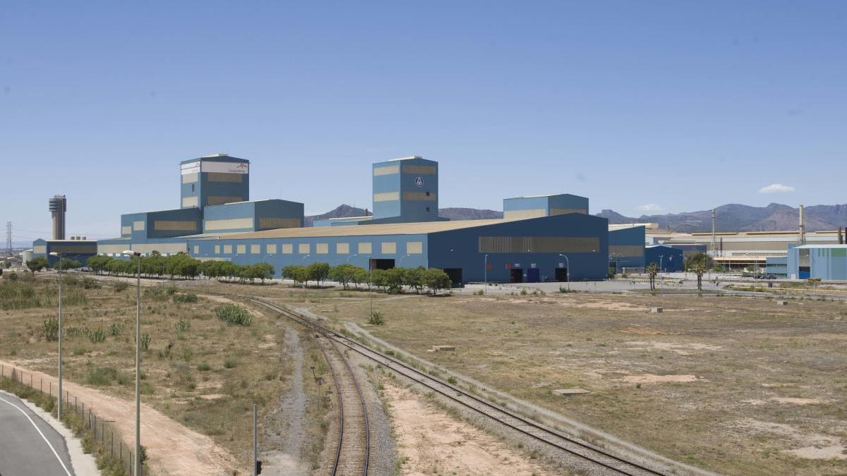 Los 700 empleados de ArcelorMittal pararán dos horas por turno en Sagunt si no hay acuerdo