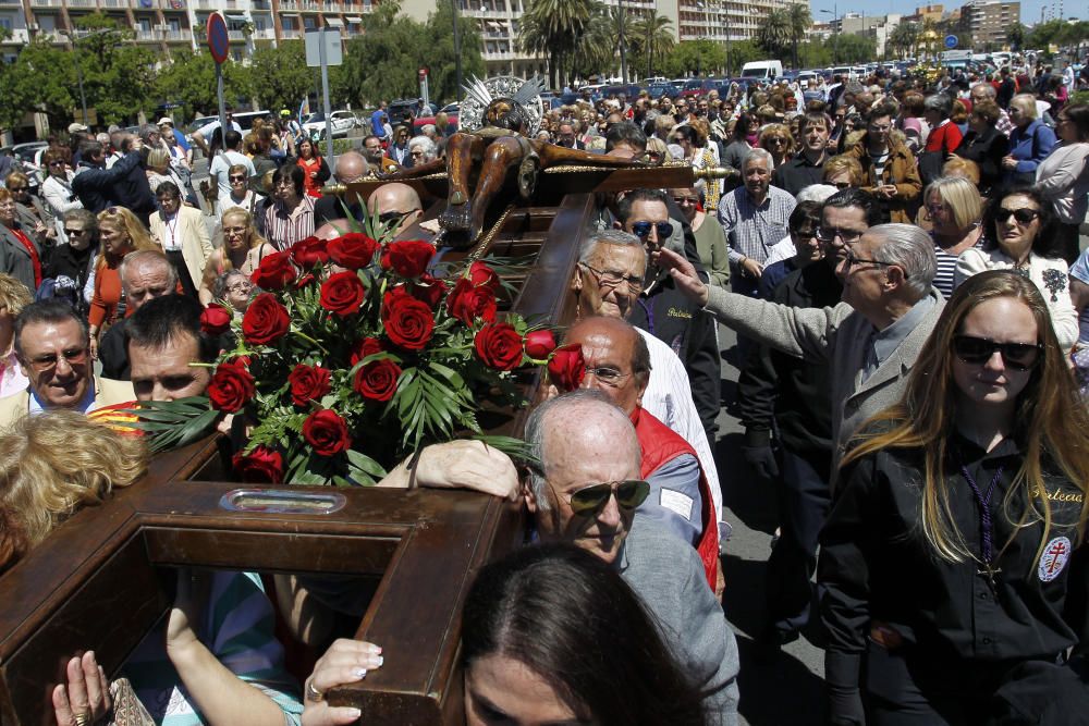 El Cristo del Grao recorre las calles de Poblats Marítims