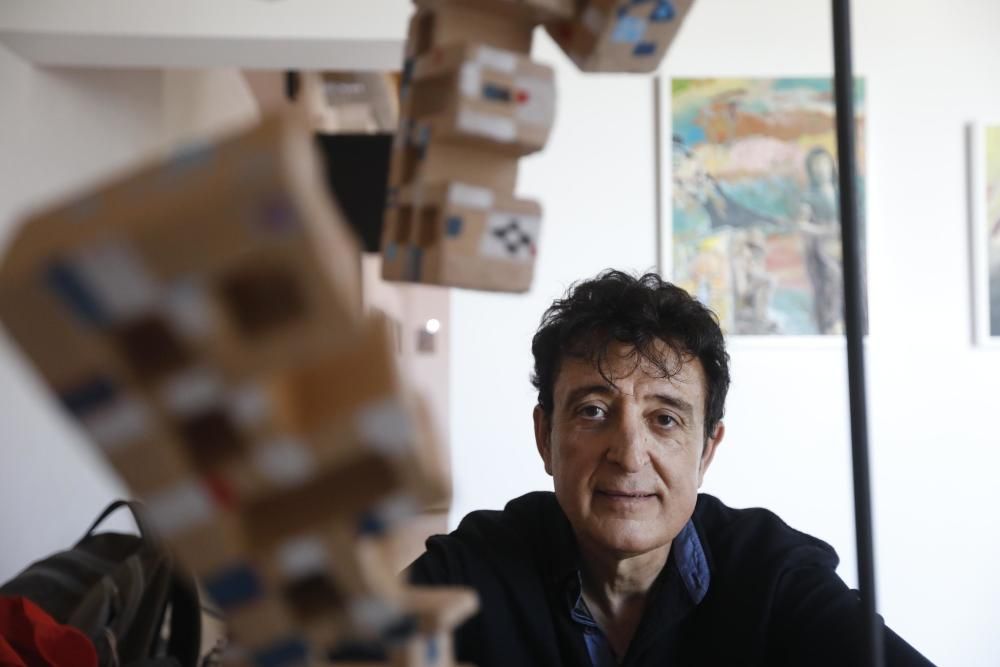 Manolo García mostra la seva pintura a Sant Feliu de Guíxols