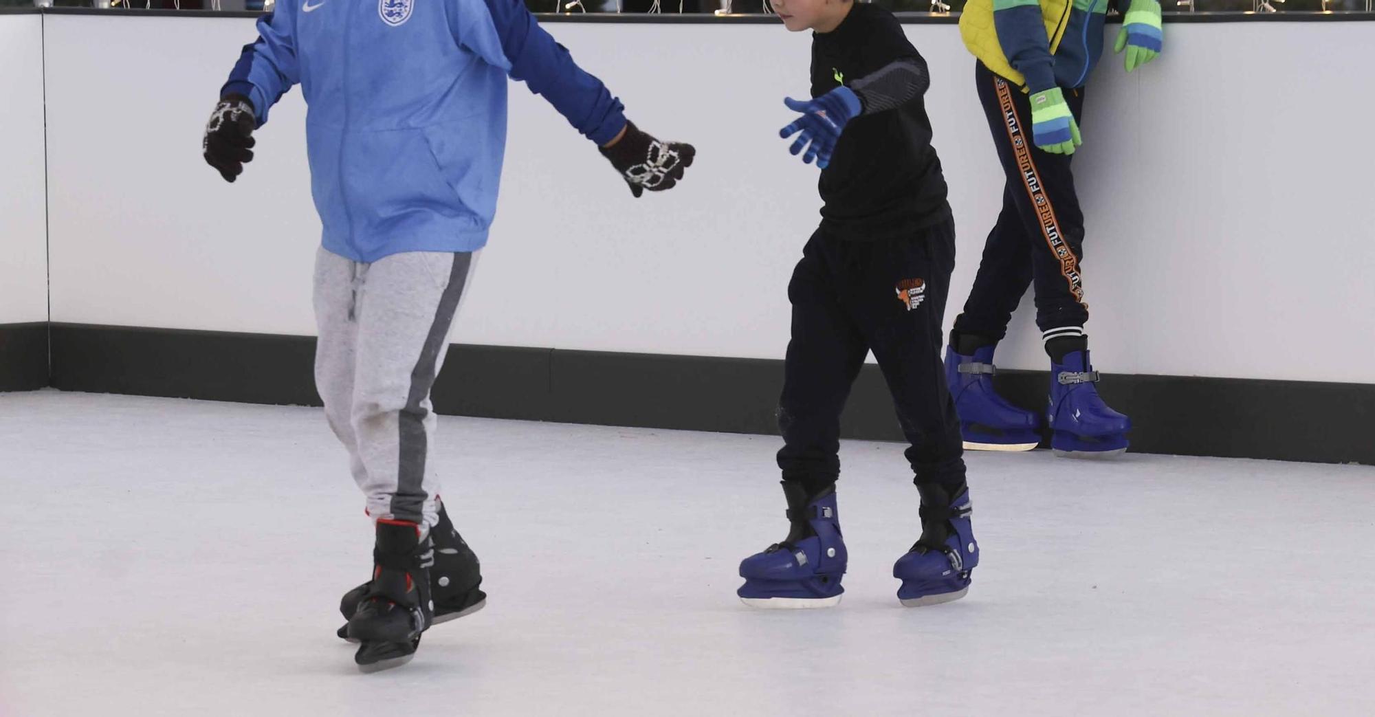 Alicante instala estas Navidades la primera pista de patinaje sostenible del mundo