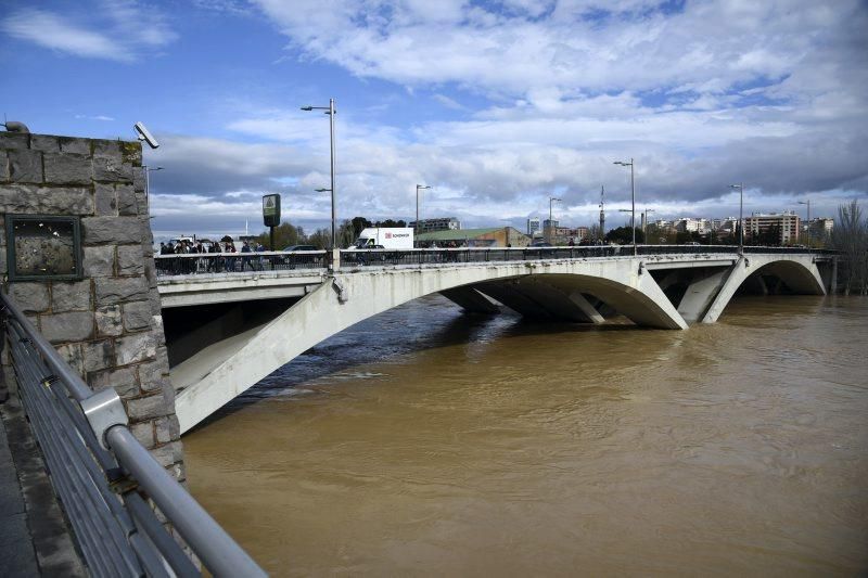 La crecida del Ebro se acerca a Zaragoza