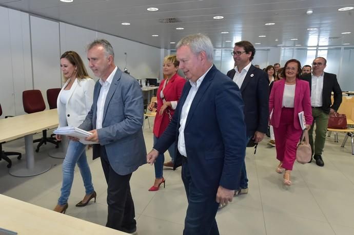 17-04-2019 LAS PALMAS DE GRAN CANARIA. Psoe presenta candidaturas 26M en la Junta Electoral Provincial de Las Palmas  | 17/04/2019 | Fotógrafo: Andrés Cruz