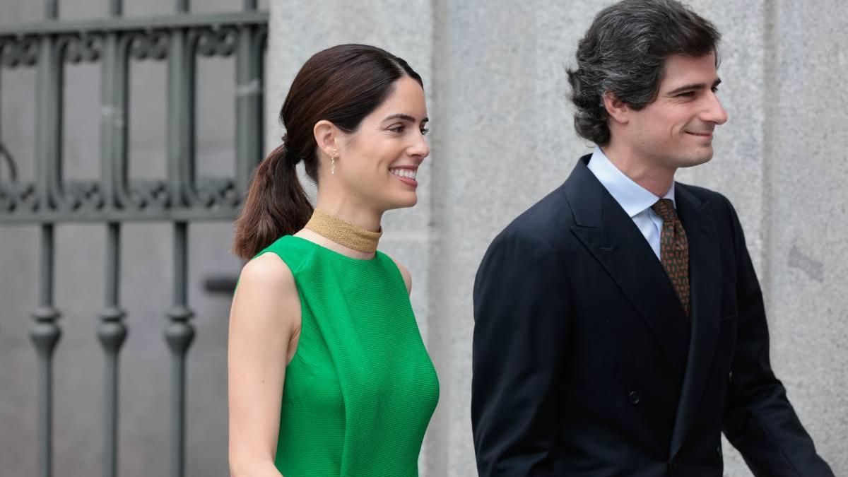 Sofía Palazuelo sabe muy bien cuáles son sus sandalias doradas de confianza para las bodas