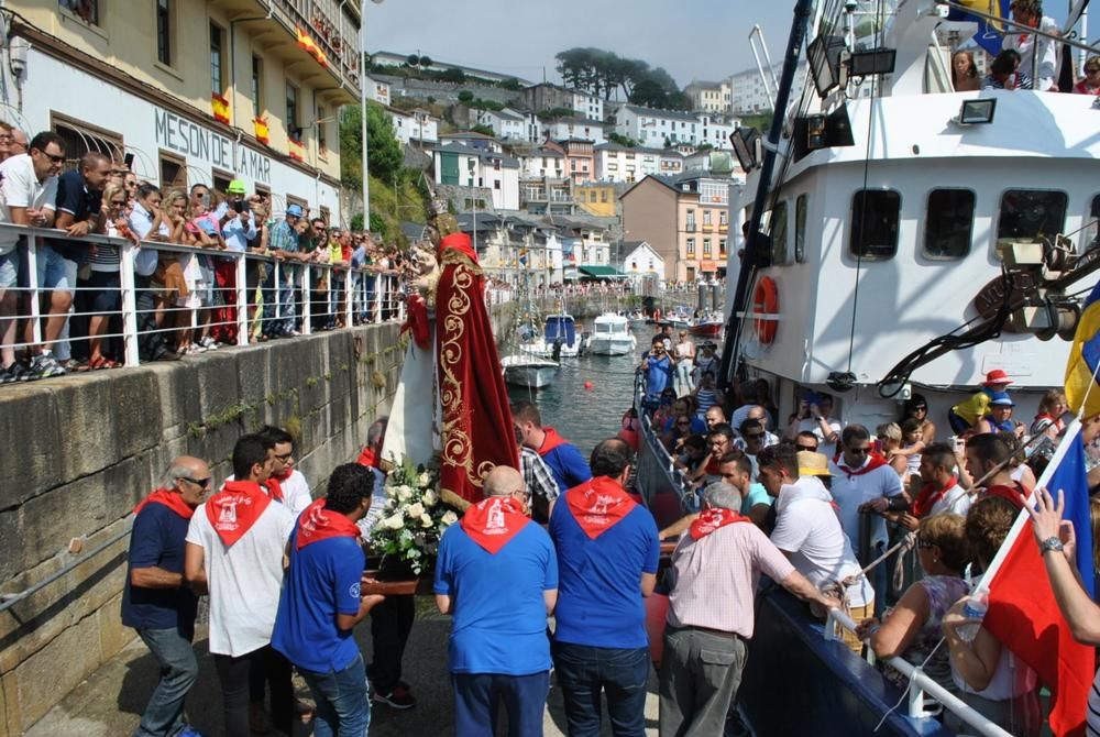 Procesión de la Virgen del Rosario en Luarca