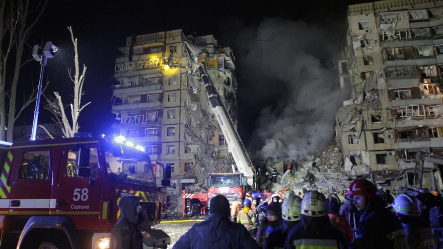 Al menos 21 muertos y 73 heridos en un ataque ruso a un edificio residencial de la ciudad ucraniana de Dnipro