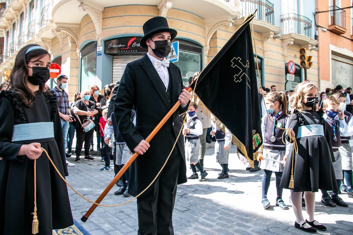Desfile procesional de los alumnos del colegio Diocesano Oratorio Festivo de Orihuela