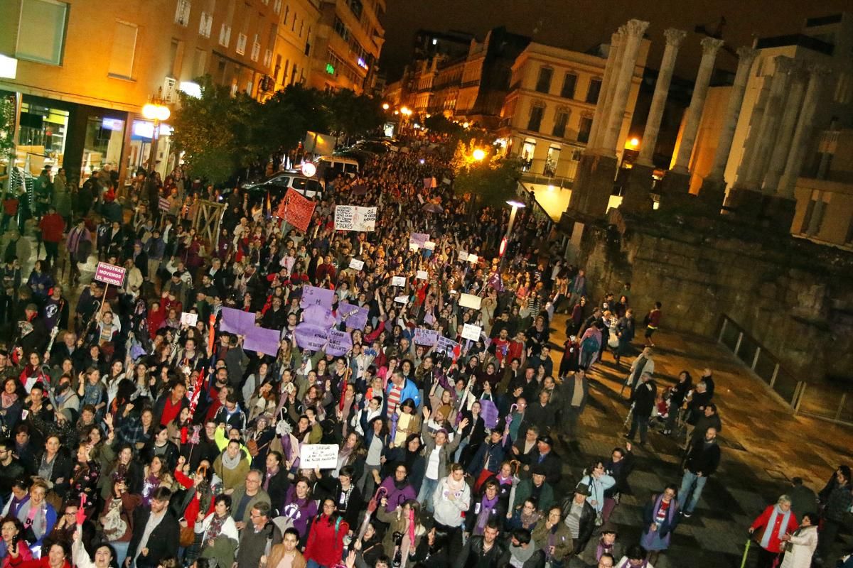 Multitudinaria manifestación del 8-M en Córdoba