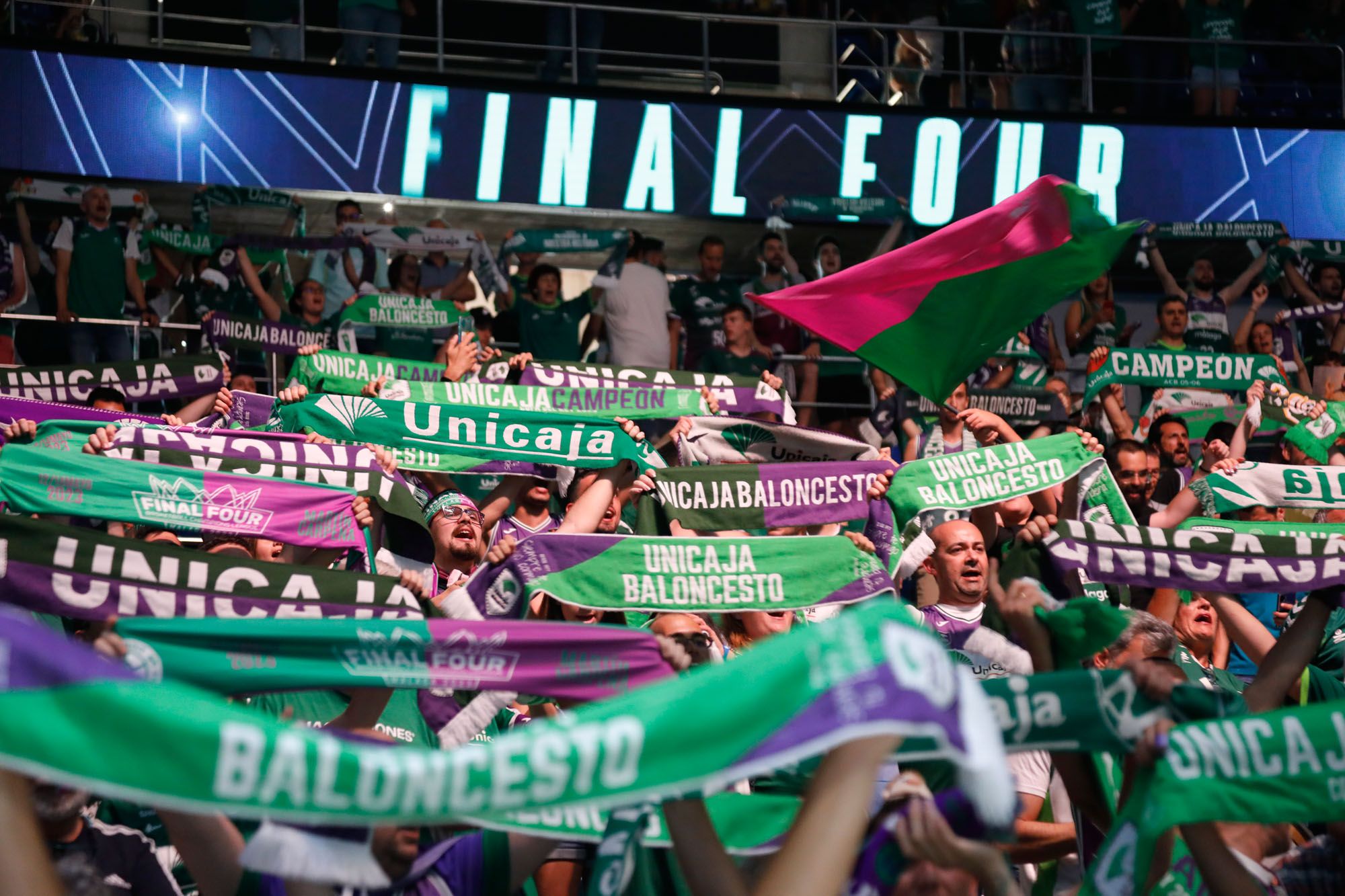 La afición del Unicaja, durante la segunda semifinal de la Final Four.