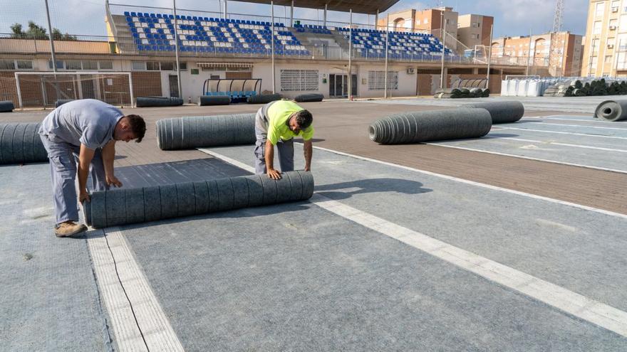 Cartagena mejora el campo de fútbol y repone asfalto en varias calles de la Urbanización Mediterráneo