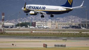 Ryanair desafia  el Govern i retalla un milió de places de vols a Espanya