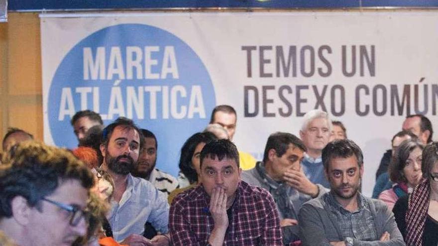 Miembros de Marea Atlántica, en una de sus reuniones.