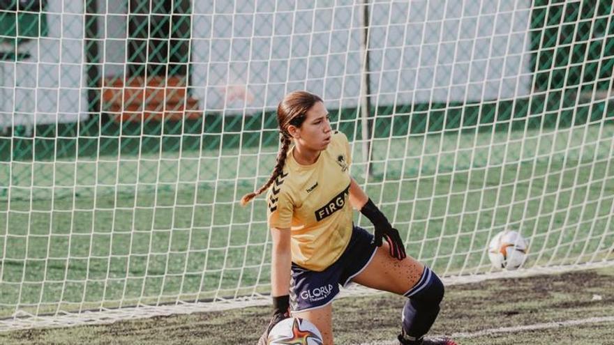 Paula Cobas con su actual equipo, el Femarguín