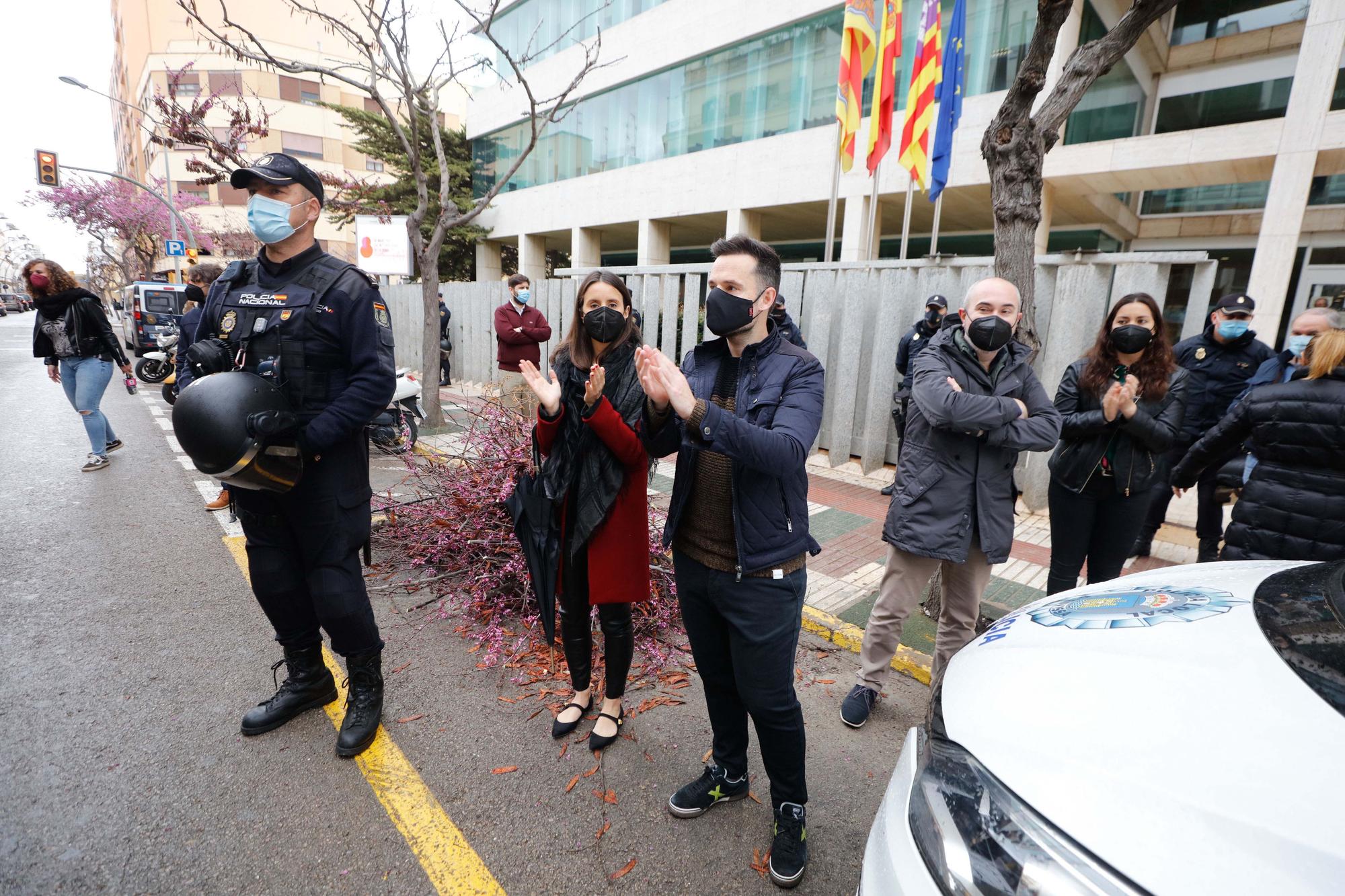 La manifestación motorizada de las patronales de Ibiza congrega a 120 vehículos