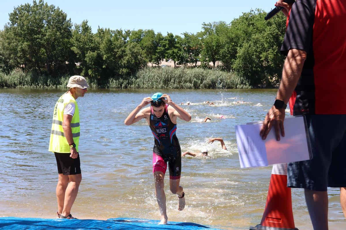 Los mejores imágenes del Campeonato Regional Juvenil de Sprint en el Triatlón Ciudad de Zamora