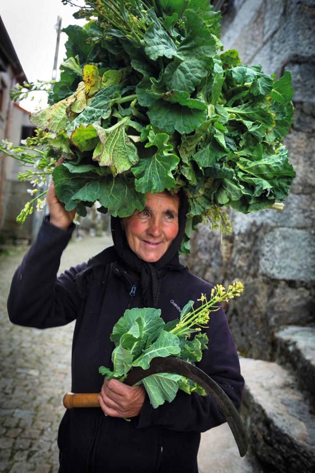 Mujer de Pitões das Junias