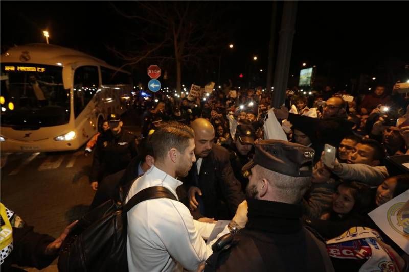 Multitudinaria llegada a Córdoba del Real Madrid