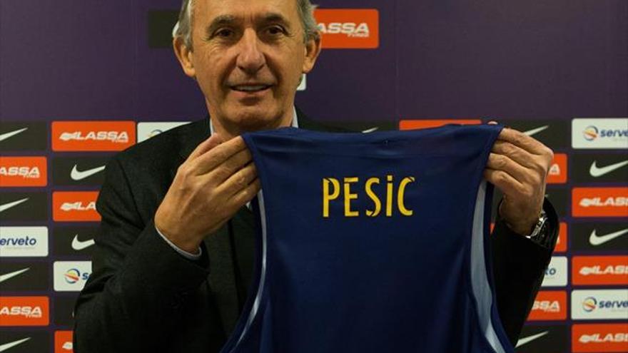 Svetislav Pesic asume el mando del Barcelona