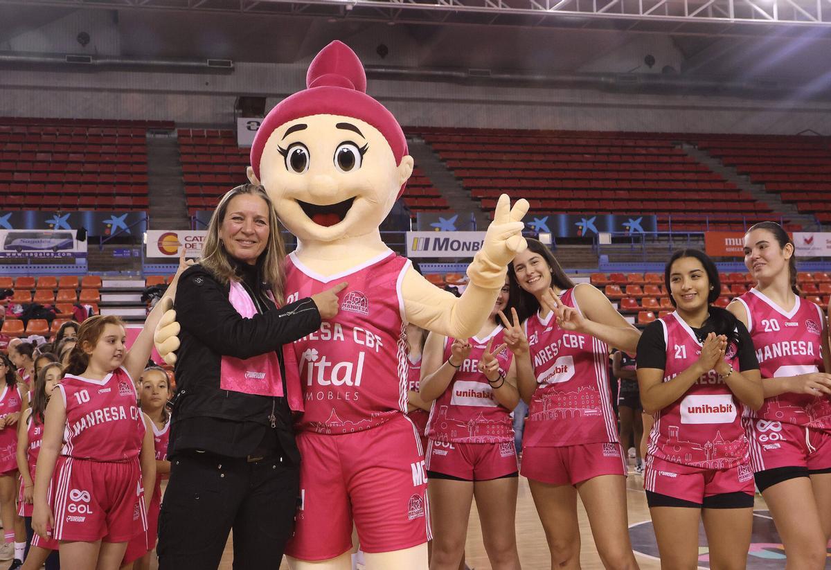 Imatges de la presentació del Manresa Club Bàsquet Femení Imatges de la presentació del Manresa Club Bàsquet Femení