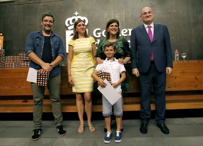 Delia Padrón Presentación del ganador del Concurso Escolar ¿Qué es un rey para ti?