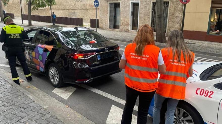 Los taxis de Zaragoza se lanzan &#039;a la búsqueda&#039; de los coches de VTC sin licencia
