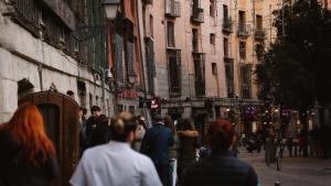 La Cava de San Miguel está salpicadas de mesones y cafeterías.