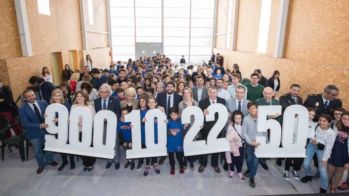 Educación elimina el servicio telefónico contra el acoso escolar en la ...