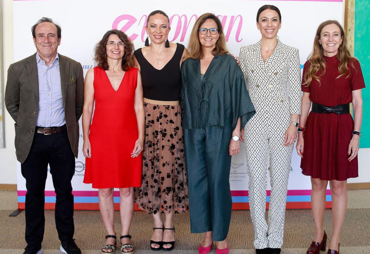 Alfredo Julià, Cristina Martín, Lorena García, Marta Guitián, Esther de Bustamante y Usoa Arregui.