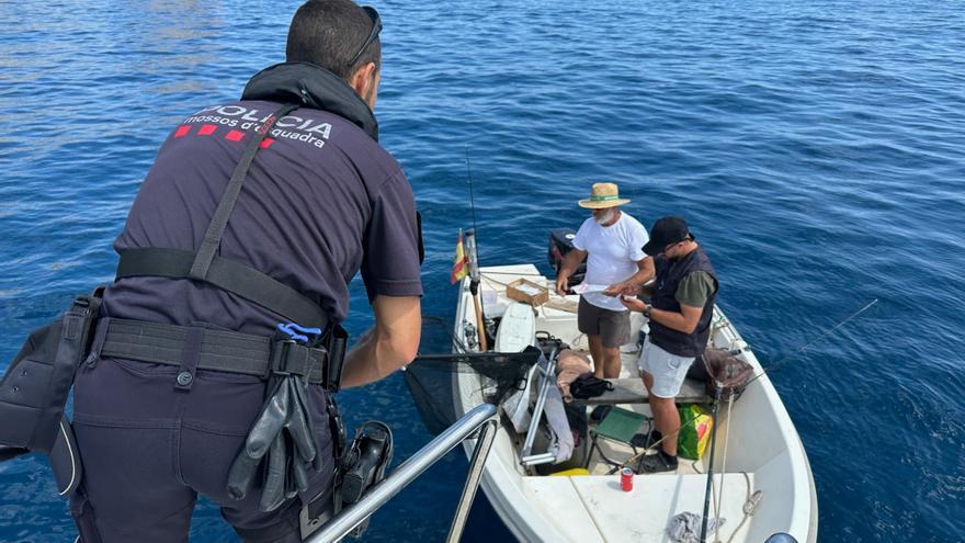 Les imprudències amb embarcacions i la pesca furtiva són les preocupacions dels Mossos de la Marítima a la Costa Brava