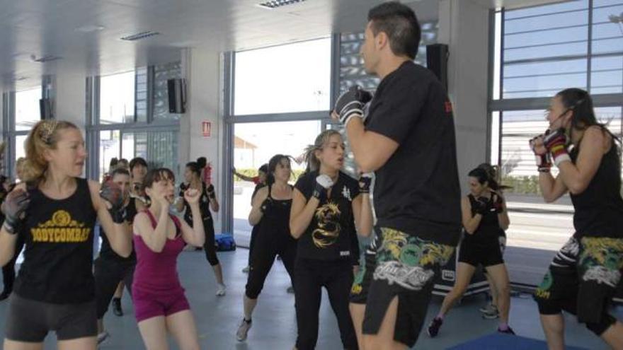 &quot;Body combat&quot; solidario en Torrevieja