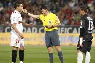 El Sevilla FC y Álvaro Negredo serán asesores del Comité Técnico de Árbitros