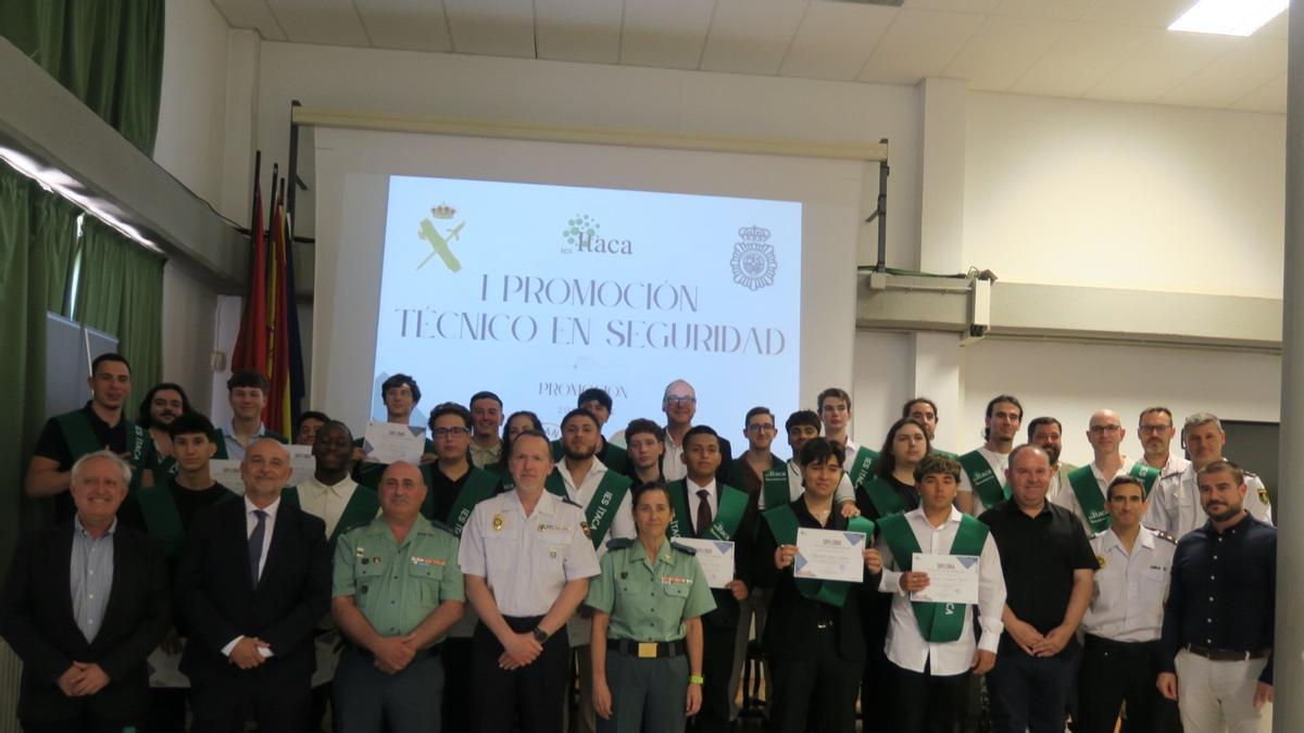 El IES Ítaca de Zaragoza de celebra la graduación de la primera promoción en Aragón del Grado Medio de Técnico en Seguridad