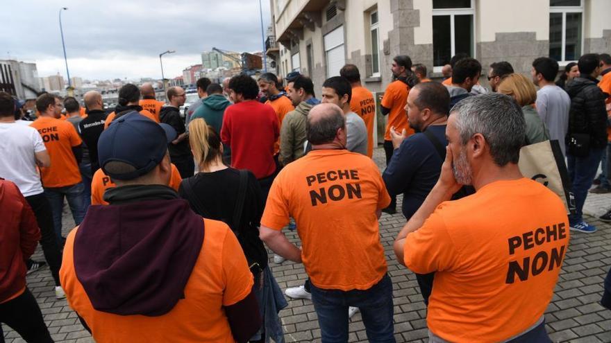 Trabajadores de Alcoa, la semana pasada ante la Delegación del Gobierno en Galicia, en A Coruña.