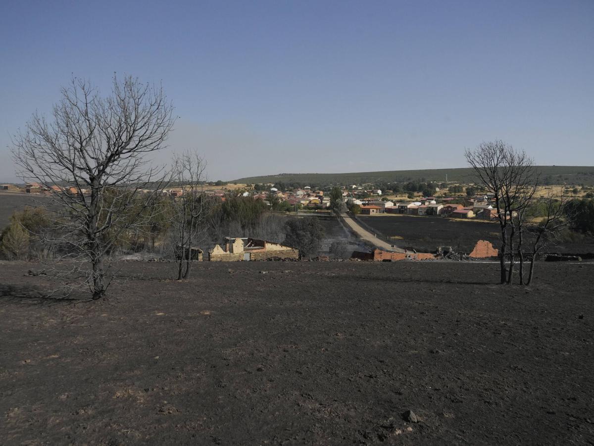 Imagen del incendio originado en Puercas de Aliste el pasado verano.