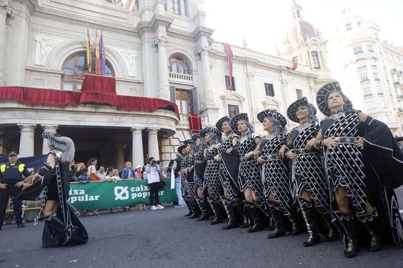 Actos del 9 d'Octubre: Desfile de Moros y Cristianos