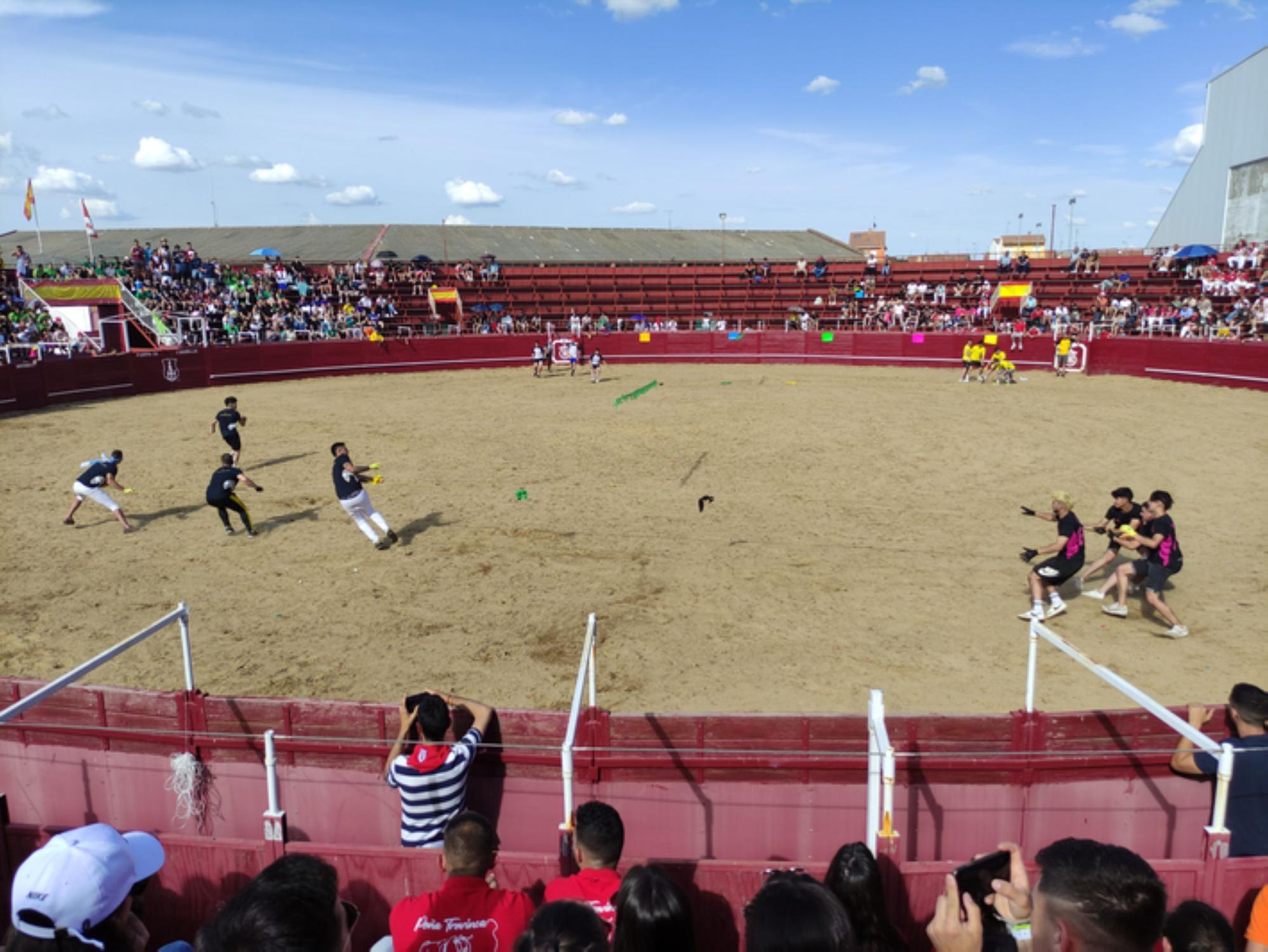 Fiestas del Toro en Benavente: Las mejores imágenes del "Juego de la NTE"