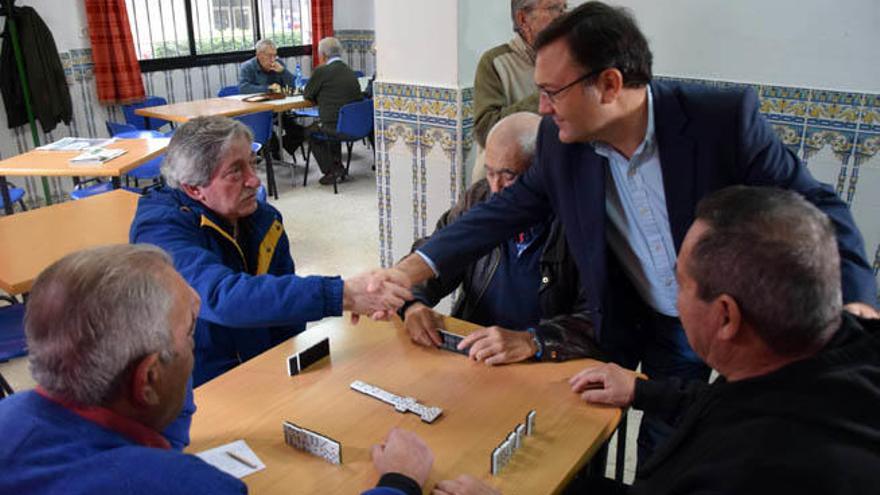 Miguel Ángel Heredia ha visitado la Asociación de Personas Jubiladas Cristo de la Epidemia en Málaga.