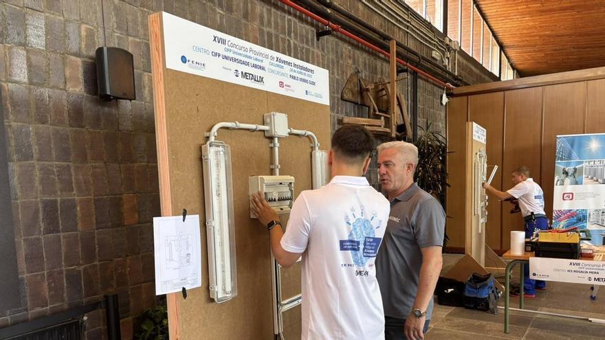 La desesperación por encontrar electricistas en Galicia: «Ni con sueldos de 2.000 euros y buenos horarios conseguimos personal cualificado»