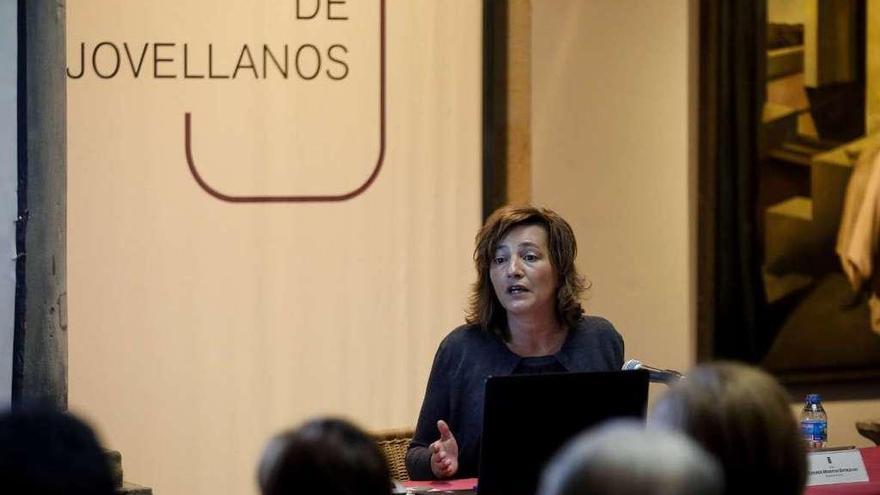 Elena de Lorenzo, ayer, en el Museo Casa Natal, durante su conferencia.