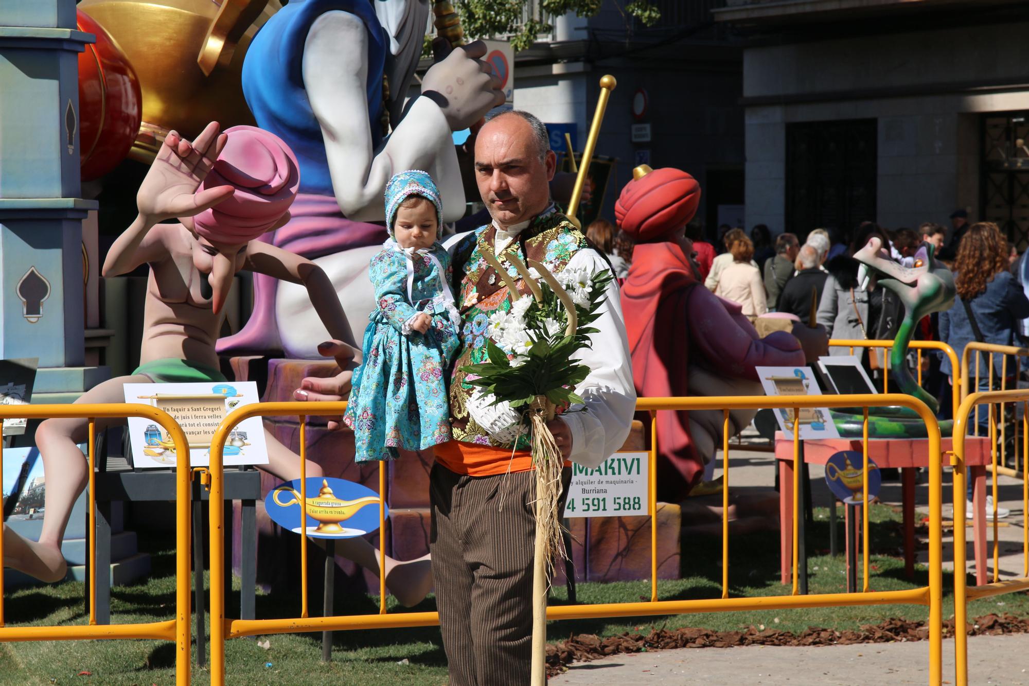 Las mejores imágenes de la 'Ofrena' de las Fallas de Burriana