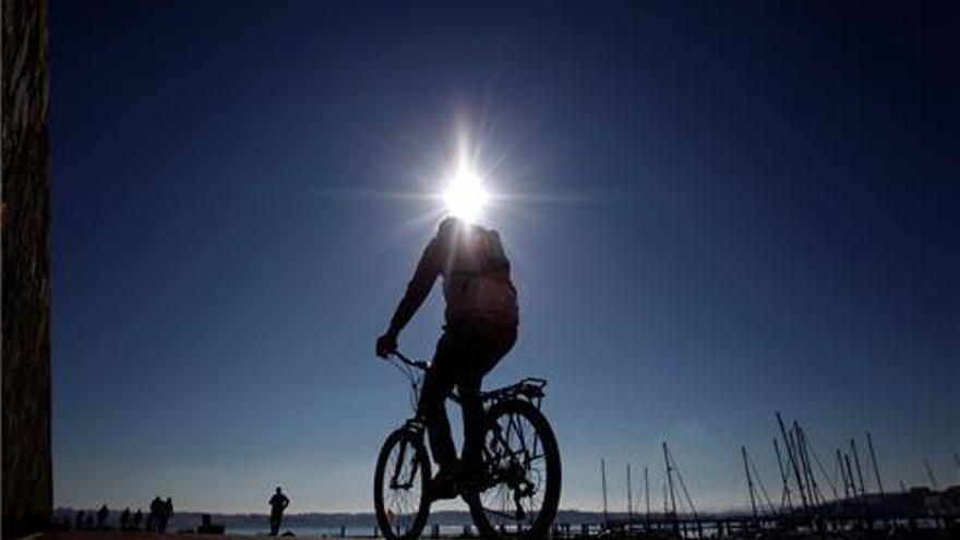 Cielo poco nuboso y temperaturas máximas en descenso